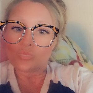 Meet your Posher, Ashleigh